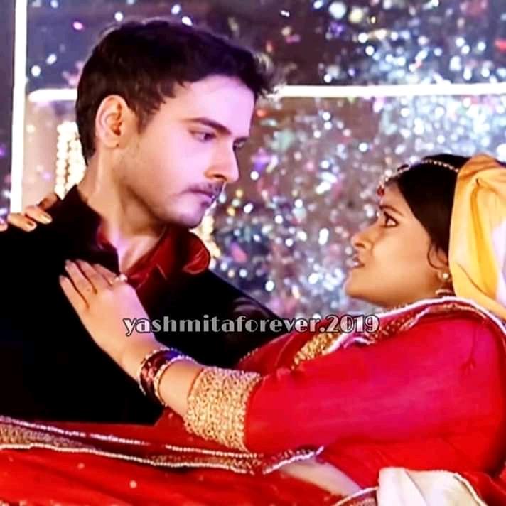 TasnimMim16's tweet photo. Their Love Is Dreaming Us Always❤Their First Meet Picture❤#Throwback Plz Bring Our Dream Jodi Yash-Madhumita Back Together In #Big_Screen Soon❤
P.c : Yashmita forever
@SVFsocial @iammony @Yash_Dasgupta @madhumitact @SVFMusic @SVFCinemas @StarJalsha_ @SangeetBangla https://t.co/YpArHkMNJs