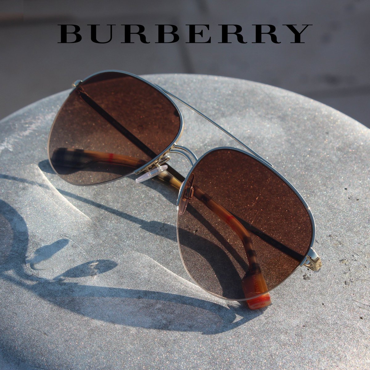 Trend'de bu hafta Burberry var! Fırsatları kaçırmayın...
#Cuma #burberry #gözlük