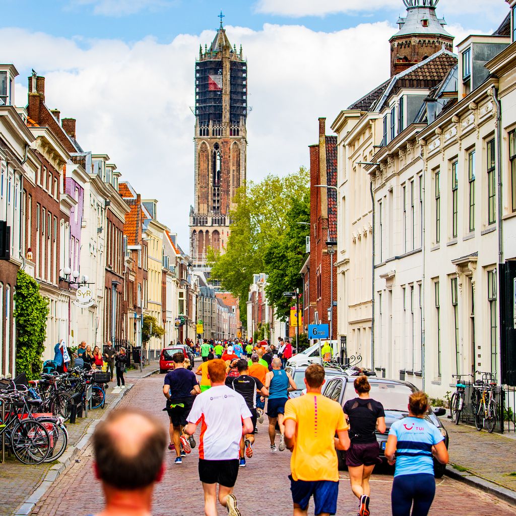 UtrechtMarathon's tweet photo. Met nieuwe doelen 2020 in gaan? Vergeet je niet voor het voordelige tarief in te schrijven. Tot 31 december kan jij je nog voor het voordelige tarief inschrijven! 💚
#UtrechtMarathon #UTM2020 https://t.co/6qr9ycrw0n