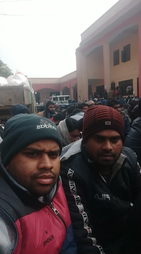BizuFache's tweet photo. #uplekhpalstrike https://t.co/kdllrnbkea