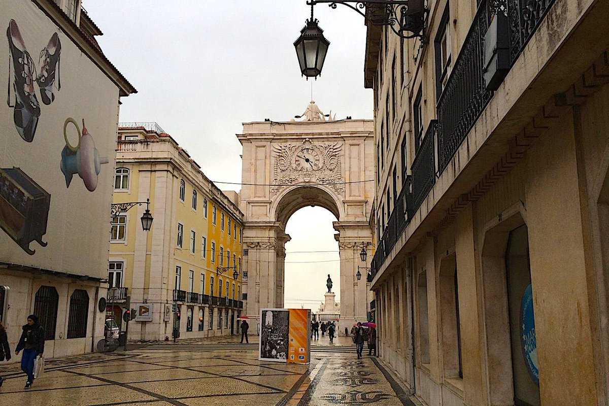 weheartlisbon's tweet photo. Rua Augusta – van Rossio naar Praça de Comércio https://t.co/nNuFistVJN https://t.co/VU3Ud9QeTL