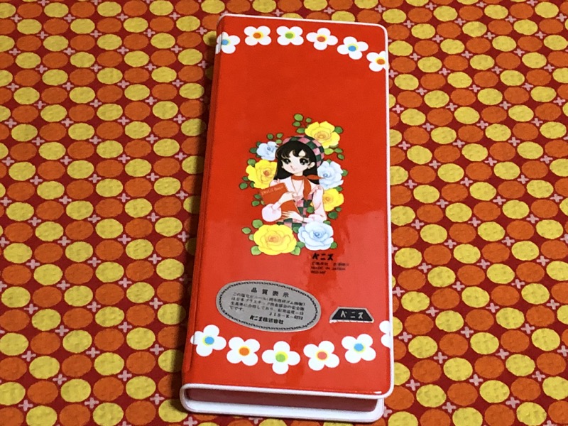 1970年代の忠津陽子さんのベニスマーガレット筆箱☆赤いボディに鮮やか