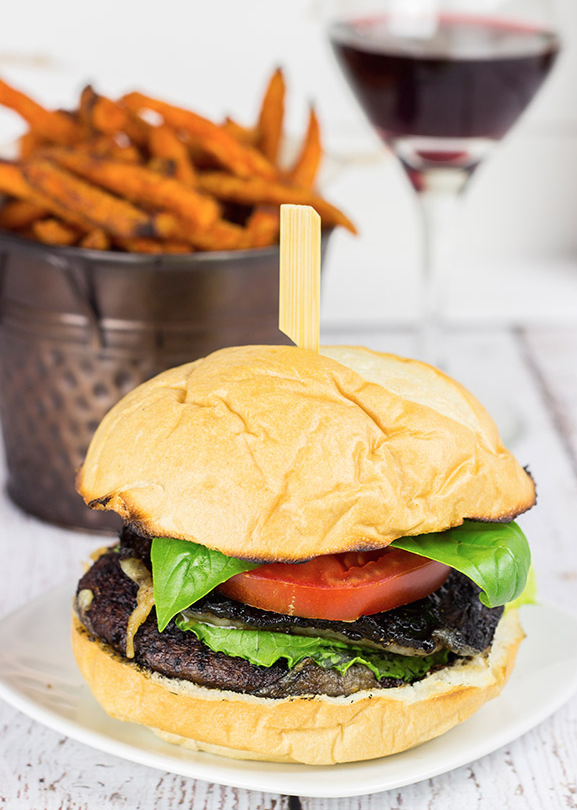 Red Wine Portobello Burgers vaultfield.com/blog/red-wine-…