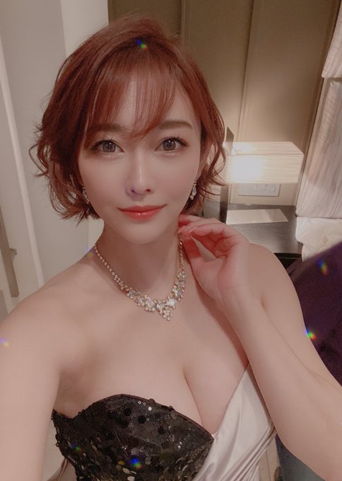 引退作品の撮影オールアップ！ これにてAV女優としての西野翔は終了！ 来年からはただのあなたの妻となります😂  まだまだ長く愛してくださいね☺️💕 そして16年間お世話になった業界の皆さん、そして引退のプロデュースをしてくださったSODさん、本当にありがとうございました！  #AV引退　#ライバーDJ<a href="/tag/av%E5%BC%95%E9%80%80"class="tags">#AV引退</a><a href="/tag/%E3%83%A9%E3%82%A4%E3%83%90%E3%83%BCdj"class="tags">#ライバーDJ</a>