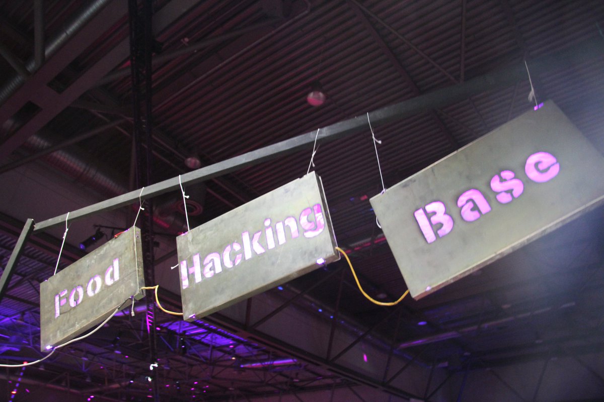 foodhackingbase's tweet photo. #36c3 #foodhackingbase https://t.co/7wGJtiQVLz