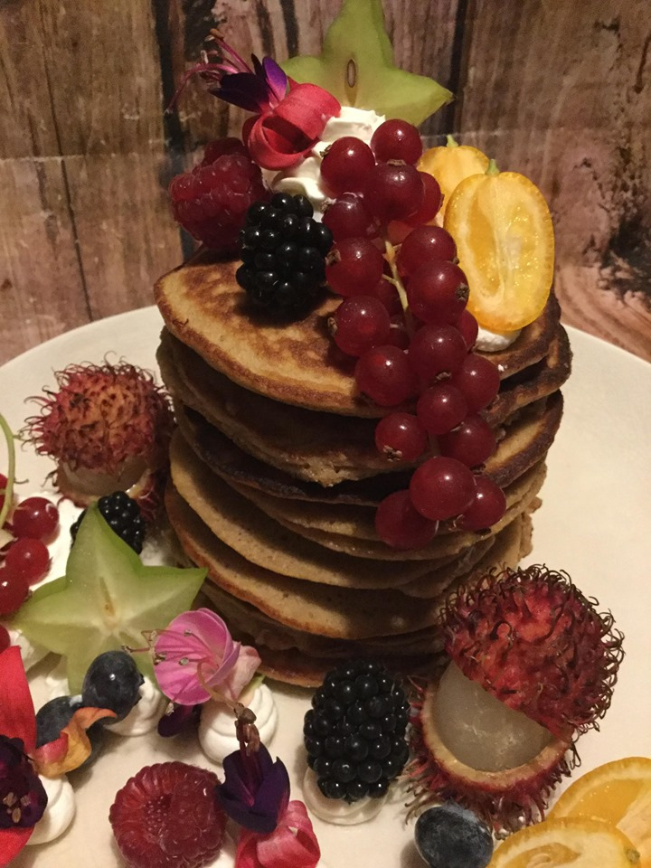 sissivw's tweet photo. pepperkoek pannenkoekjes https://t.co/BLPwkpgn93 https://t.co/e9Mzg9QZ6f