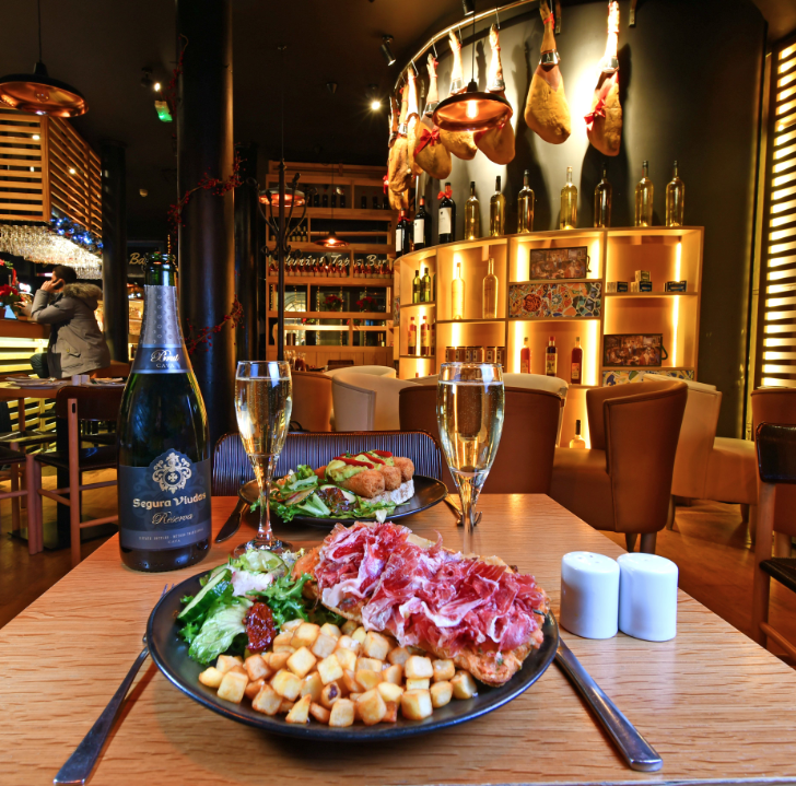 When you don't know what day it is, who you are or what to do with yourself... come to Las Banderas to alleviate those post-Christmas blues!

#LasBanderas #LondonTapas #Twixmas