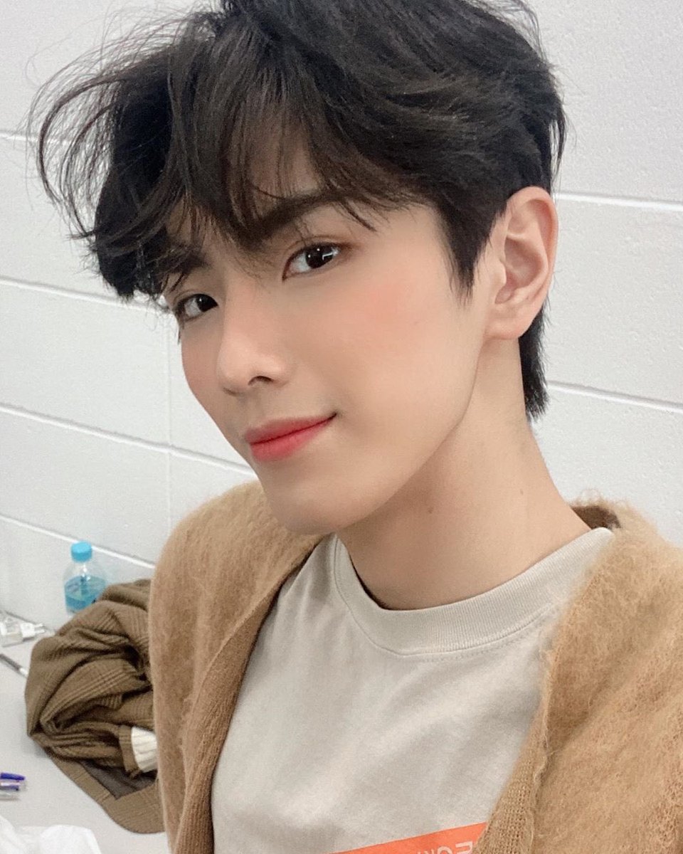 2171over's tweet photo. Say Happy New Year ~ 🥳
✨ https://t.co/jbWvy39Cc1
#용희 #CIX https://t.co/JoLMxHDYiI