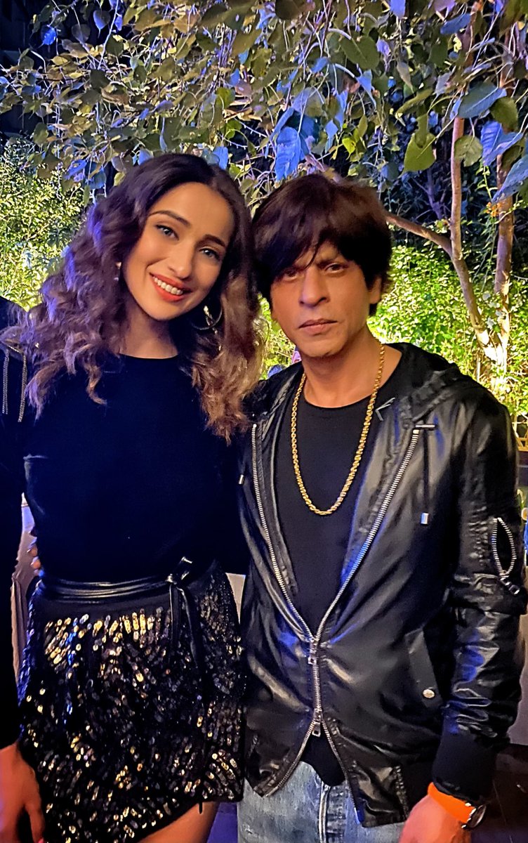 Another gem of a person I know the one and only king Khan  @iamsrk 🥰❤️ #childhoodcrush #allaboutlastnight ❤️ #kingkhan #shahrukhkhan