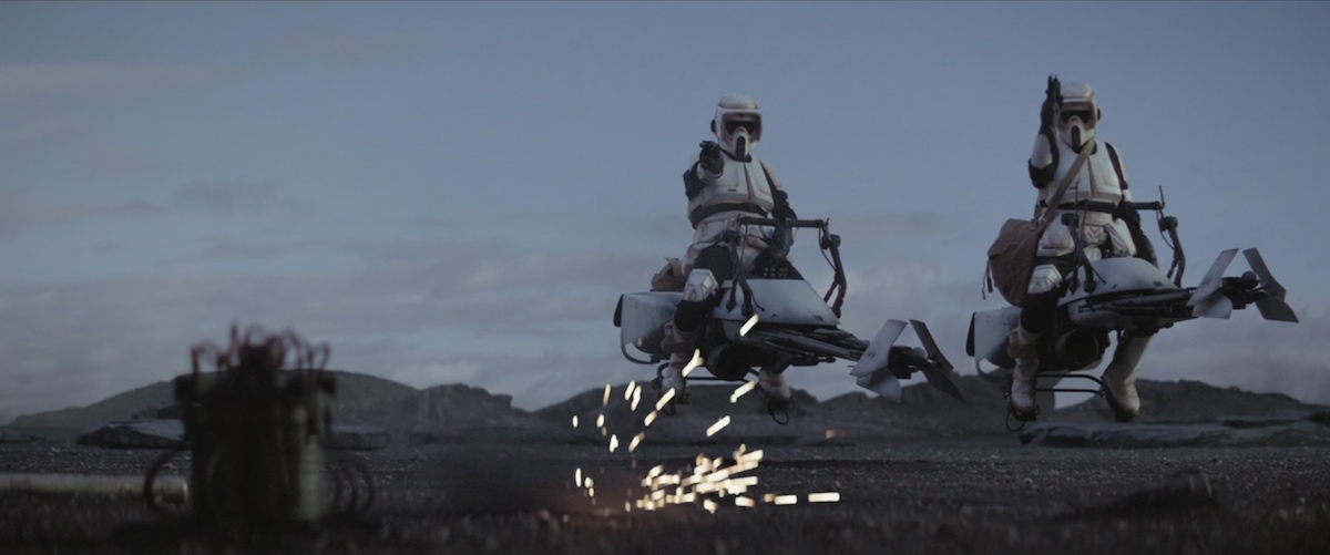 Joakin_AR's tweet photo. #TheMandalorian 

Troopers being troopers… 😁 https://t.co/a8SvbTJfBg