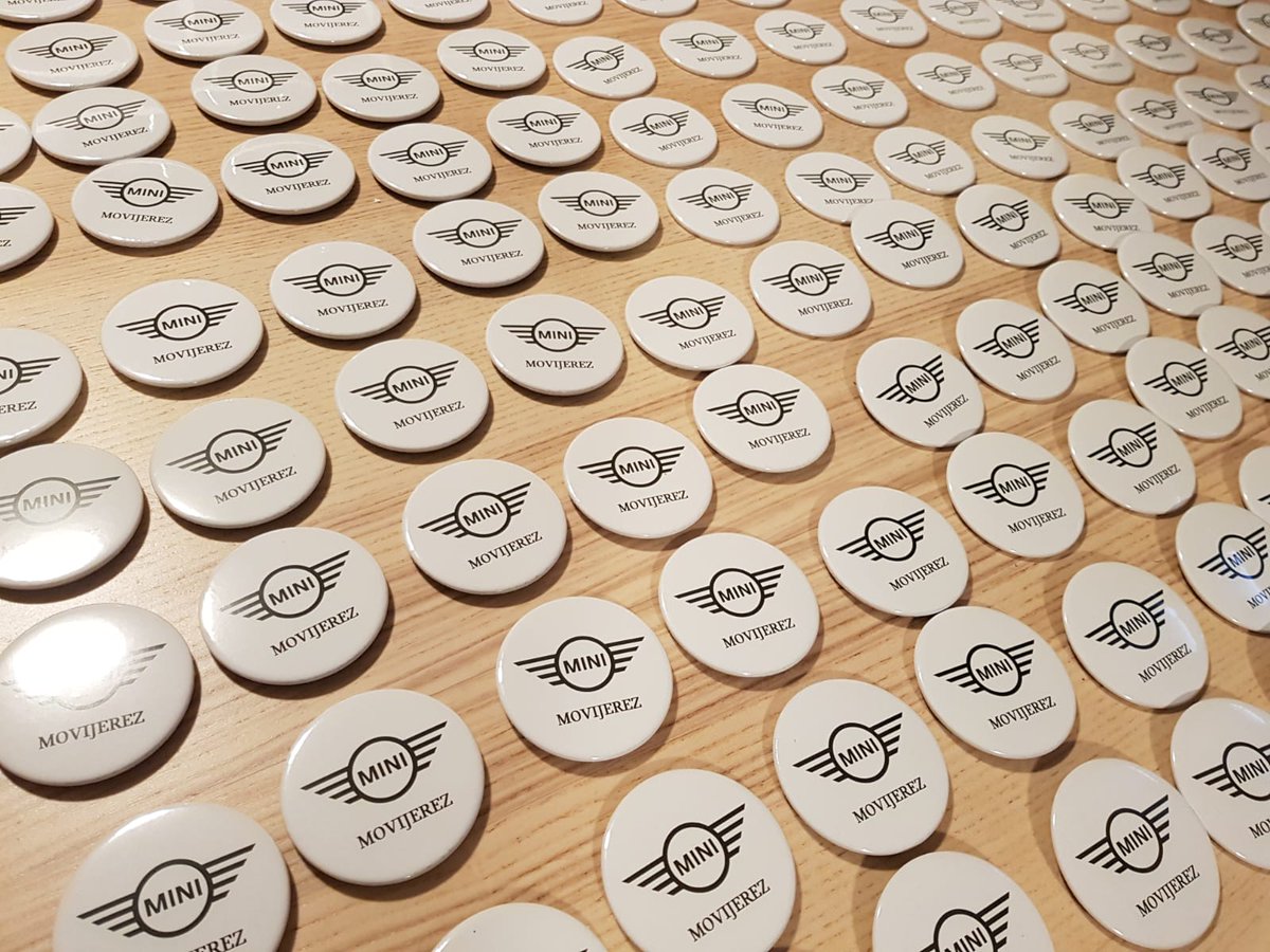 ButtonMarket's tweet image. Button badges for @MINIEspana / @movijerez.