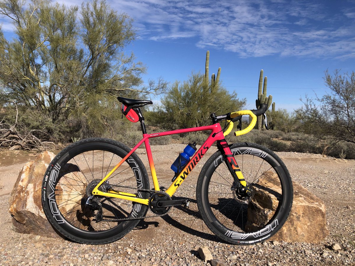 Maghalie Rochette headed out on the rough trails in Tucson, Arizona. Equipped with Gravel Grinder TLR tires, beautiful 😍 #ChallengeTires
