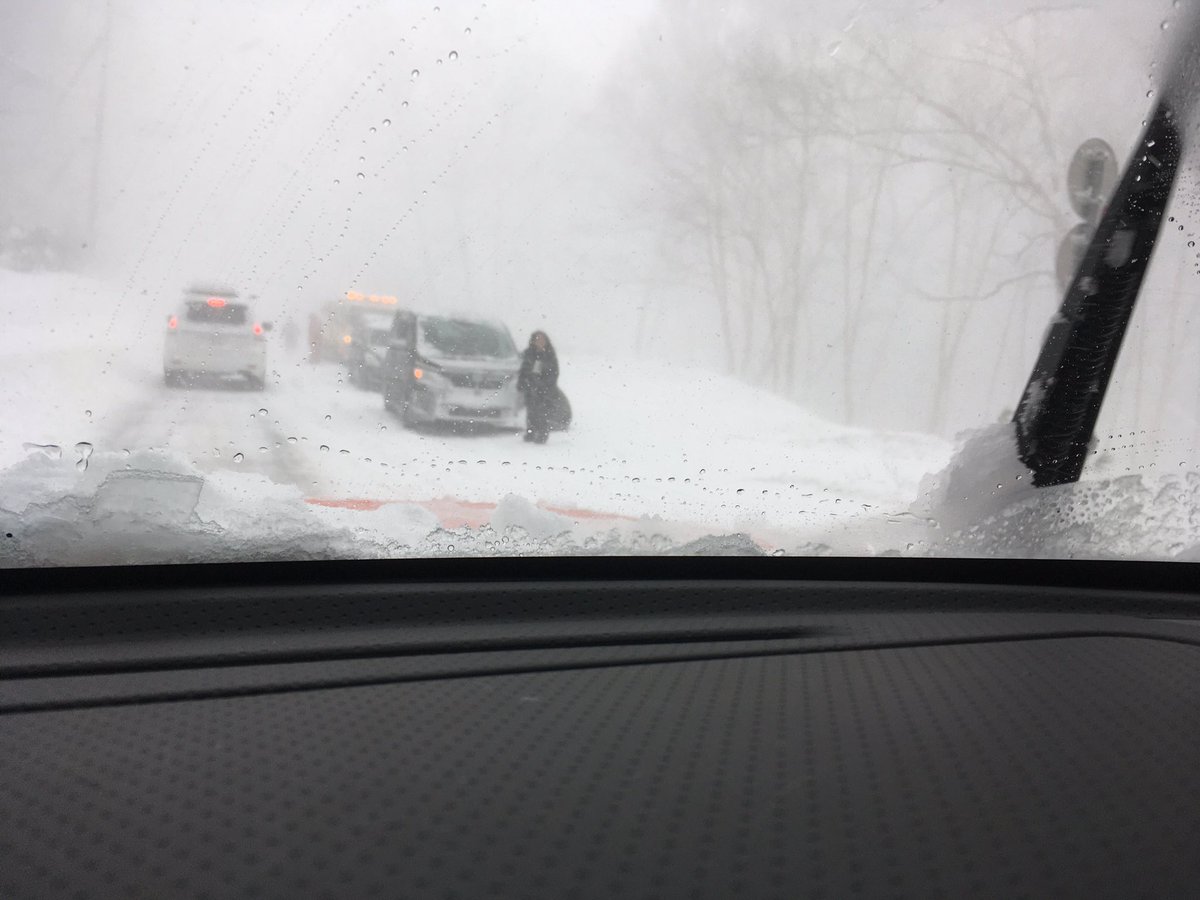 Machi Fjクルーザー スキーより雪道走る方が楽しくなってきてる 何台も登れないff車を横目に気持ちよく走り 高速道路では80キロ定速で抜かれまくる Fjクルーザーです Machi Fjクルーザー スキーより雪道走る方が楽しくなってきてる 何台も登れないff車を横目に気持ちよく走り 高速道路では80キロ定速で抜かれまくる Fjクルーザーです