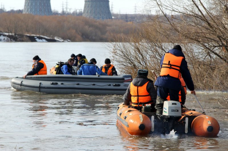 С днём Спасателя! 
Поздравляю с профессиональным праздником всех сотрудников пожарно-спасательных подразделений, добровольных спасателей и ветеранов! 
Желаю вам крепкого здоровья, успехов, благополучия, и, по доброй традиции, сухих рукавов!