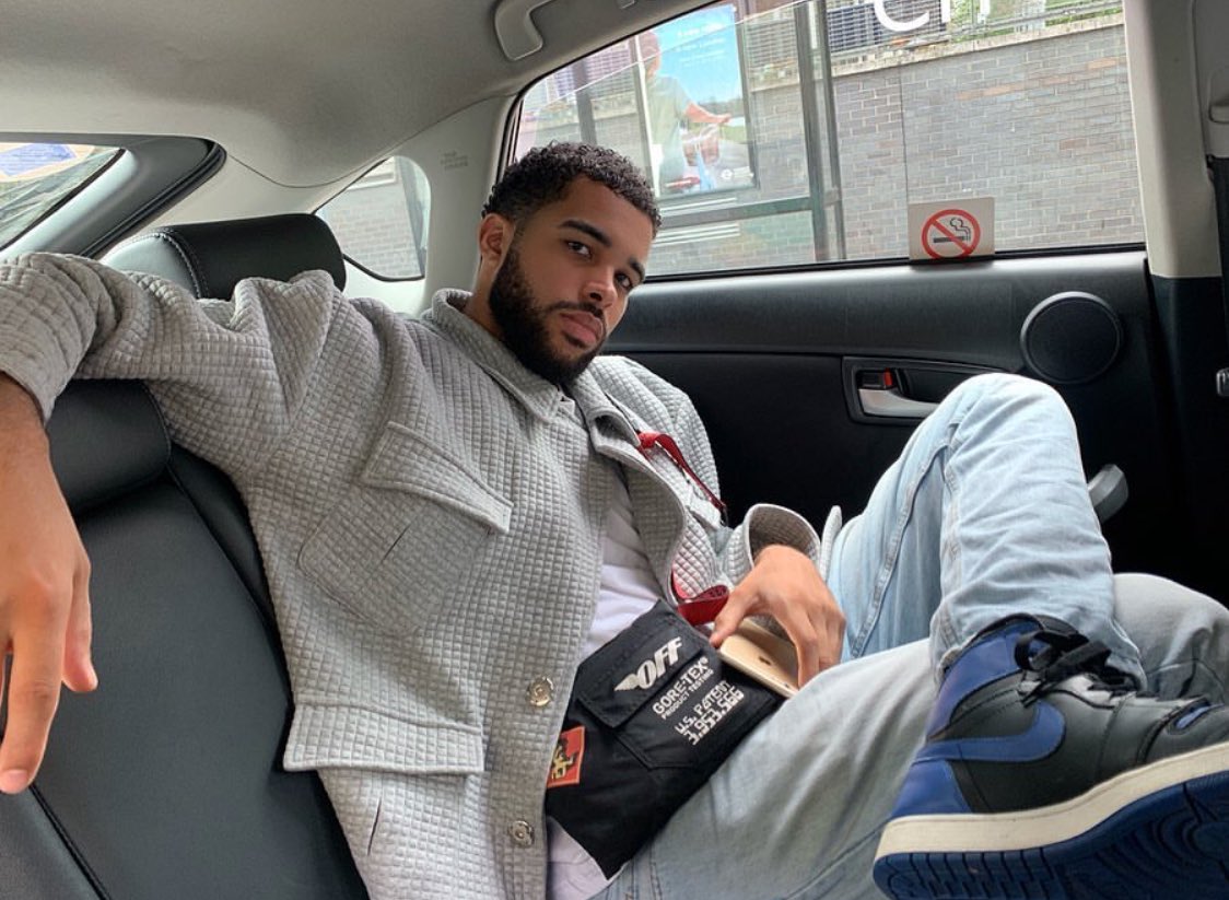 BULLSHiTBRAY's tweet photo. I donโt have a caption, But hair getting longer and beard on point ๐ช๐ฝ๐ฟ #TOWNSELFIES #NewBrayShit https://t.co/EiYUbQiqvL