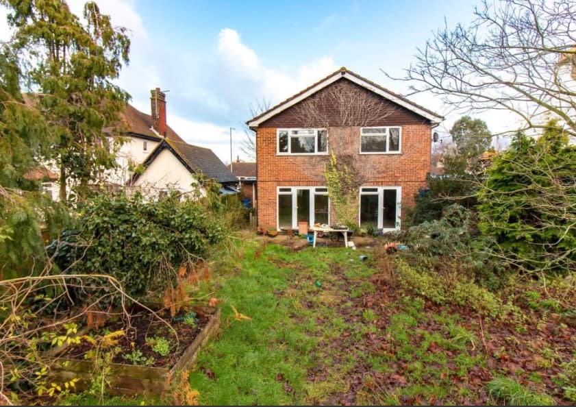 mustbesold's tweet image. NEW INSTRUCTION - Offers in the region of £380,000 - Four Bed Detached House located in a desirable residential area close to the village of Beltinge.
The property is in need of modernisation.
bit.ly/2MwQ8wU