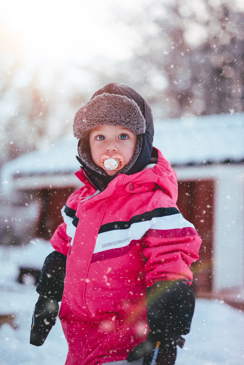 Oleg_Vakhromov's tweet image. Winter is here and so are frostbites. Here are just a few tips on how to keep your little ones safe. facebook.com/CaringEyeCam/p…