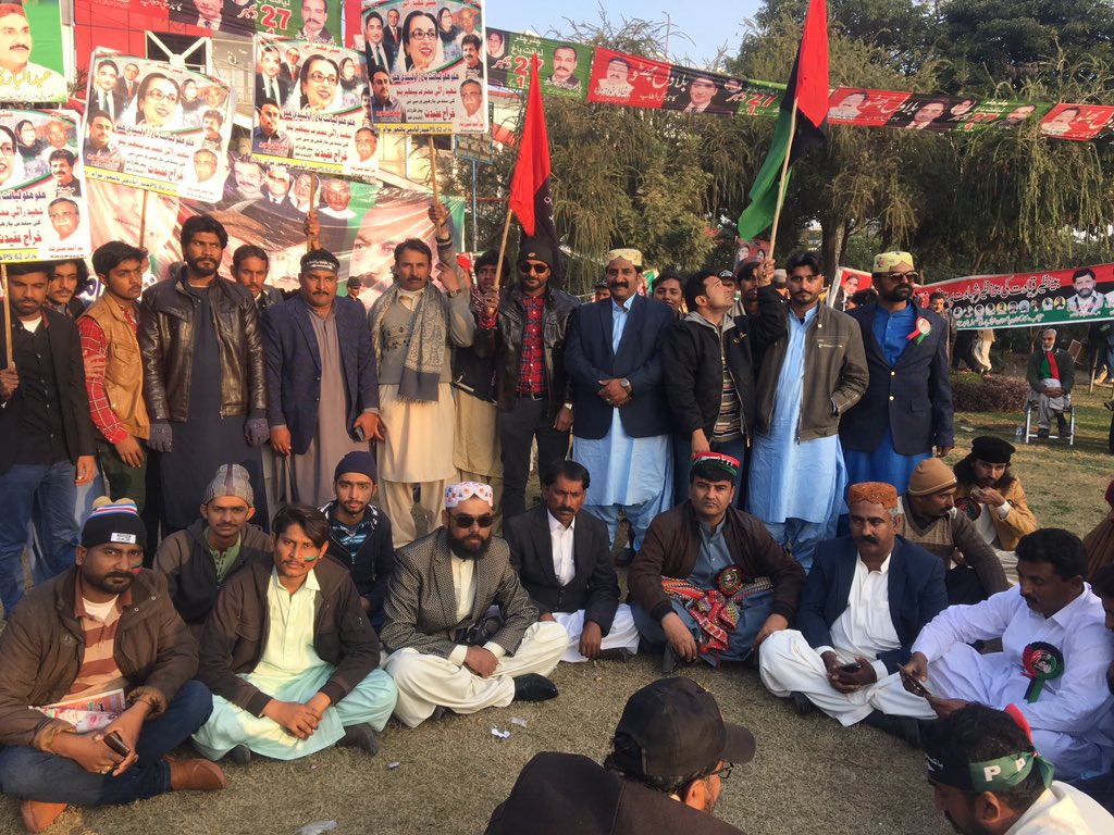 KashifShoroPPP's tweet photo. #PPPP #Rawalpindi_Jalsa #27th_December
PS-62 Hyd Jaiyalas At Jalsa Gaah
Jeay Bhutto
Jeay Shehzada @BBhuttoZardari
Jeay @jamkhanshoro
Jeay @kashifshoroppp
Jeay @bilalshoro https://t.co/4bpJjWvOlS