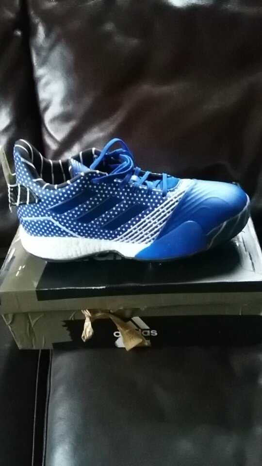BaggiesCaps's tweet photo. My sons new bowling boots.  He's looking for come backs in response to the anticipated sledging.
Any suggestions? https://t.co/TDNXJPXSkQ