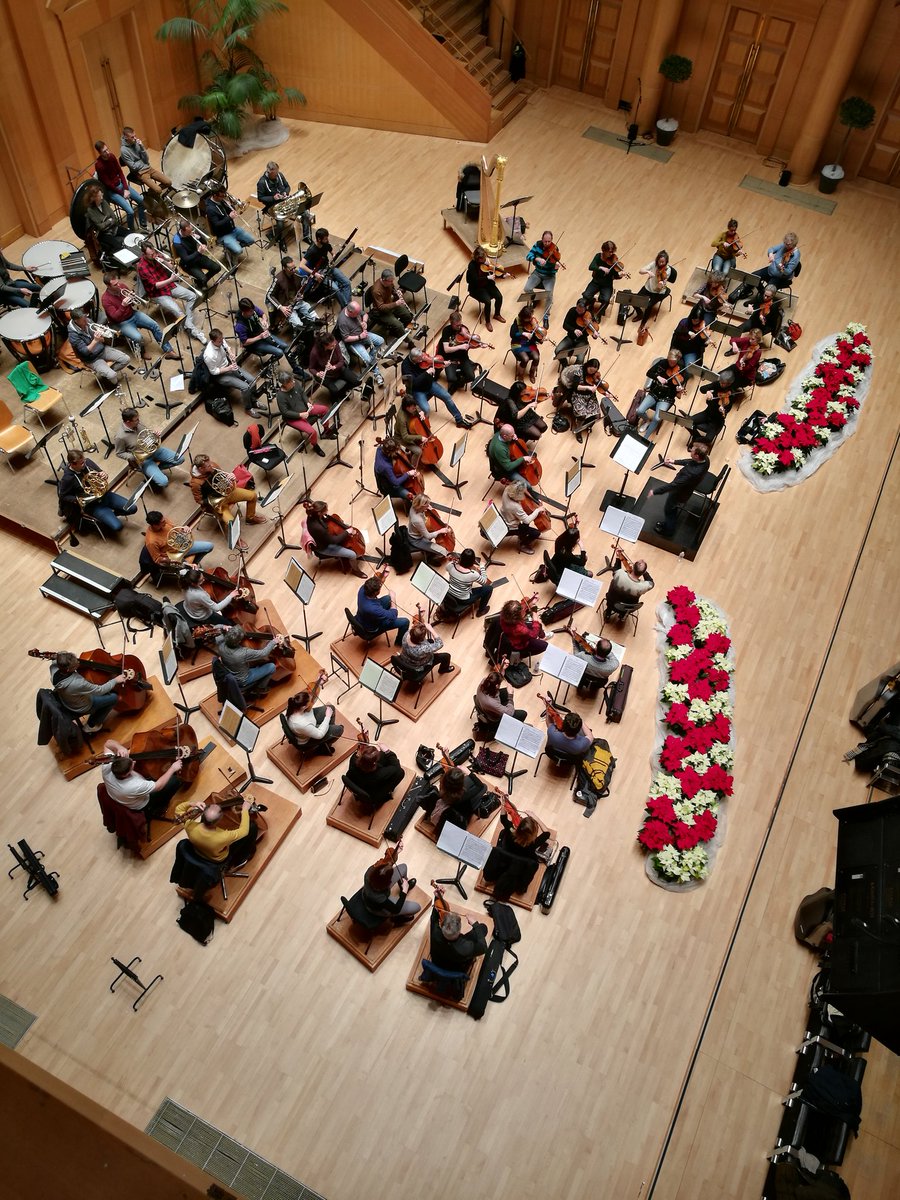 MarieEmond's tweet photo. En direct de l'#ArsenalMetz, derniers réglages avant le traditionnel concert du nouvel an avec l'#OrchestrenationaldeMetz et #DavidReiland !
@CiteMusicale https://t.co/tjCS945CPd
