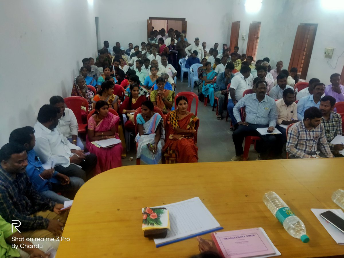 drdombnr's tweet photo. Dist special officer/ DRDO madam held a meeting with Sarpanches,Panchayat Secretaries,FAs,TAs of midjil Mandal to review the progress of construction works of soak pits,dumping yards &amp; crematoria and mission baghiratha progress in the mandal.
@kranthi_valluru 
@Collector_MBNR https://t.co/YvwOE7VqVH