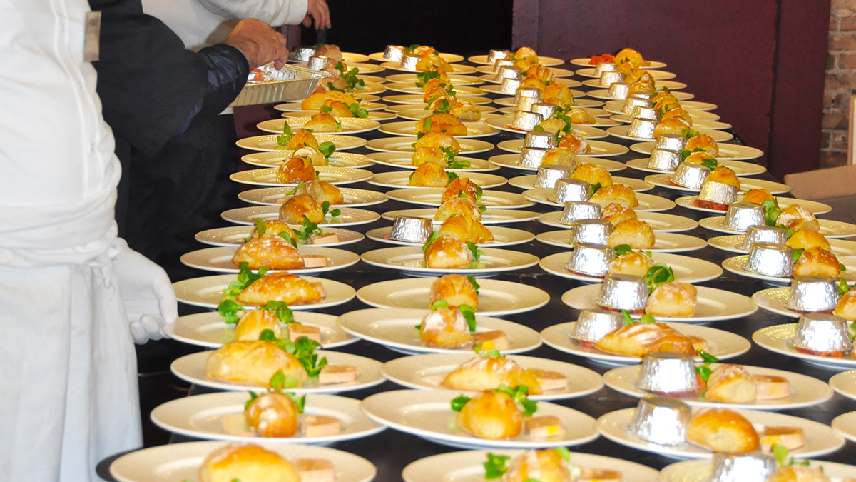 Plats préparés par les bénévoles de l'association "Notre Noël"=> notrenoel.com

<a href="/foiegrasrougie/">Rougié</a> <a href="/marchederungis/">Marché de Rungis</a> 
#Maisonmédelys #Médelys #Medelys #30ansdepassion #Rungis #marchederungis #reveillondenoel #reveillon2019