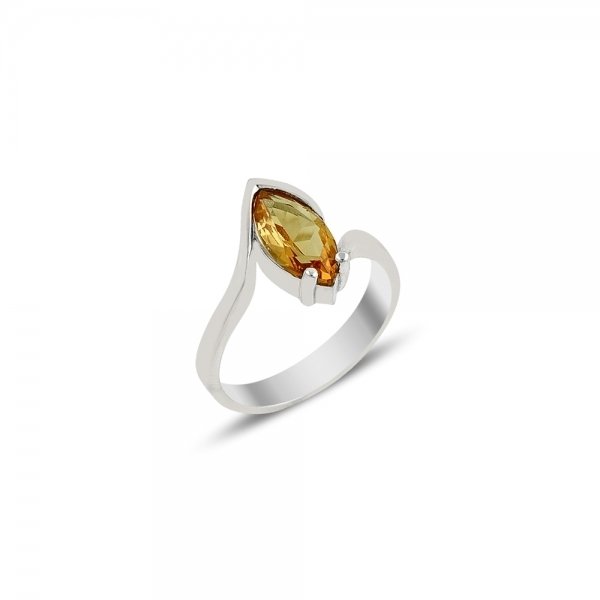 Sultanit is unique stone from Turkey. It changes its colour with light between brown and green . 
#sultanit #zultanite #ring #rings #turkishring #joyeriaturco #turkishjewelry #silver #silver925 #plata #plata925 #plataanillo #anilloplata #anillo #anillos #turcosanillo #anilloturc