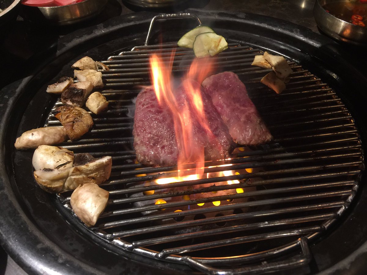 BtsGrannies's tweet photo. My Korean BBQ in NYC.  4* star! It was wonderful! Name is Samwon! #Samwon @maangchi  #KoreanBBQ  #NYC  #NewYears2020 https://t.co/ZPBFbrd9Hv