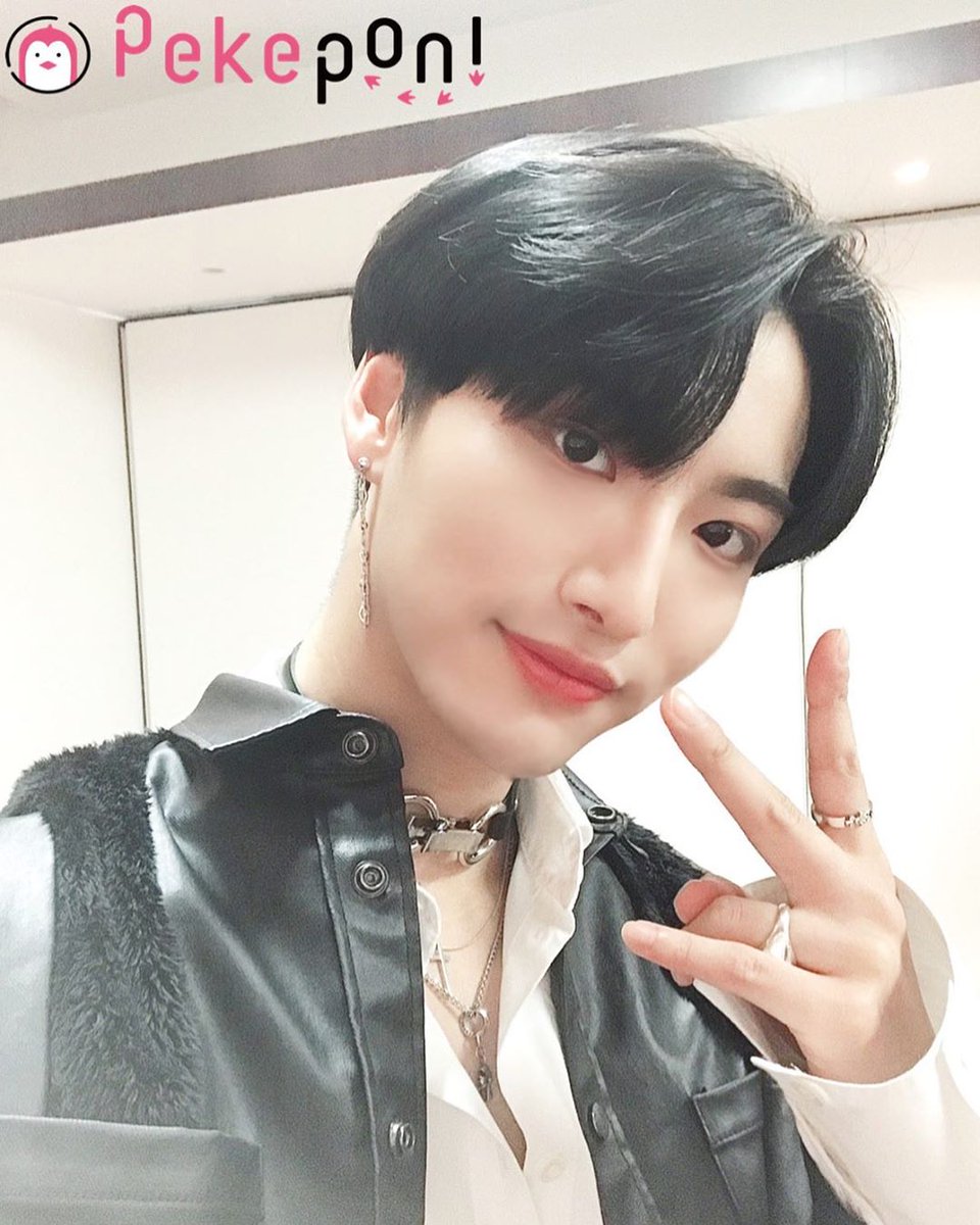 ATEEZUD's tweet photo. [IG] 191227 PekepON!'s Daily Selca Project with ATEEZ
.
#SEONGHWA 
.
@ATEEZofficial #ATEEZ #에이티즈 #エイティーズ #Shift_The_Map https://t.co/fPE9WtzBHm