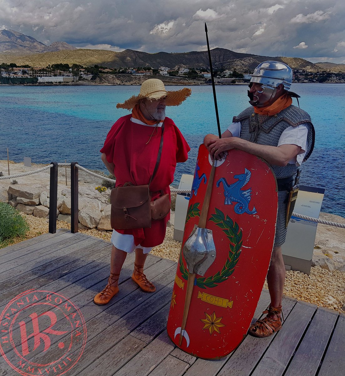 HispaniaRomana's tweet photo. Para el #DIM2019 en mayo, estuvimos, como cada año, colaborando con @marqalicante. El 18 en #Lucentum y el 19 con las espectaculares vistas de La Illeta.
#RepasoAnualHR #AventurasConLaHistoria https://t.co/OPXMp7iUCc