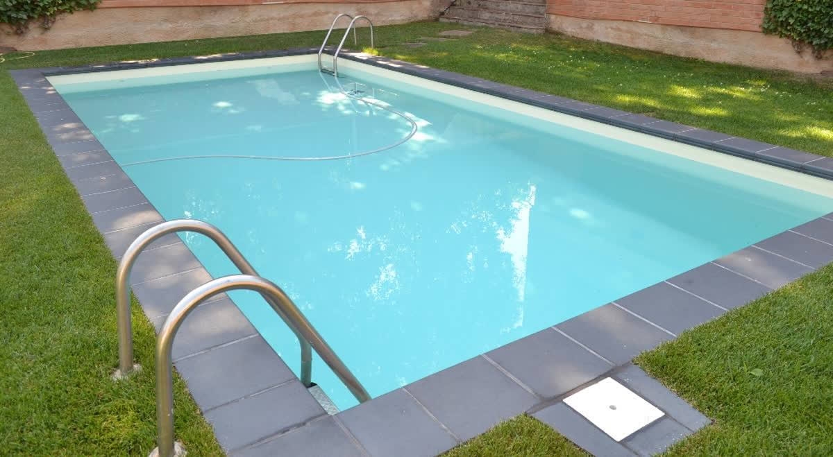 FERRONPISCINAS's tweet image. En #FerrónPiscinas nos encargamos de todo para que el proyecto de tu nueva piscina sea una realidad 👍. Una vez el cliente recibe y acepta el presupuesto de la construcción, nuestro equipo se pone manos a la obra para pedir los permisos de obra pertinentes al ayuntamiento 😉.