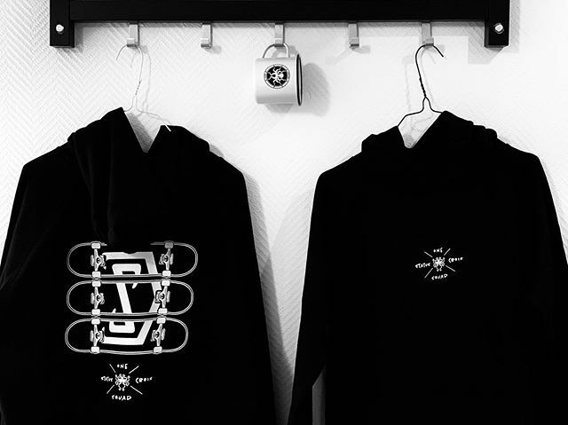 🐙🇬🇧All you need for the upcoming turn of the year, to keep you warm, comfy and positive // 🐙🇩🇪 Alles was ihr braucht für den bevorstehenden Jahreswechsel um euch warm, gemütlich und gut gelaunt zu halten. ✖️Hoodie &amp; Enamel Mug by Status Croix ✖️100% … ift.tt/39ipHF1