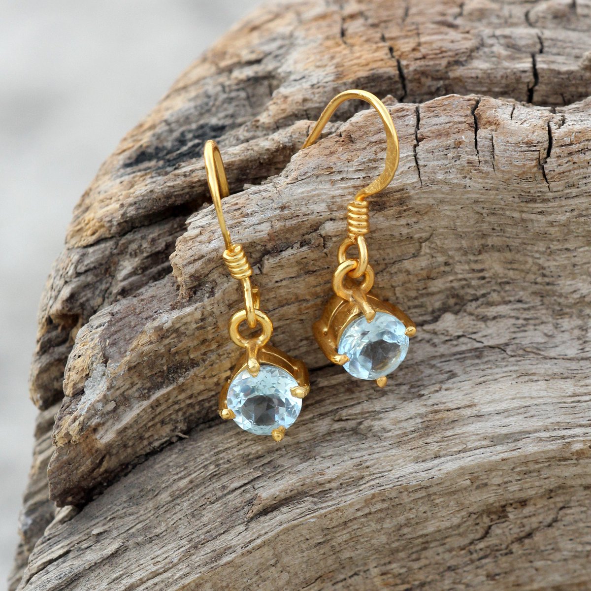 timelessgems's tweet photo. Blue Topaz Earrings, Blue Topaz Earrings Gold, Dangle Solid 14k Earrings, Small Gold Drop Blue Earrings

#bluetopazearrings #14kgoldearrings #dangleearrings #goldjewelry #healingcrystals #birthdaygift #blueearrings https://t.co/KWNSq6iuQK