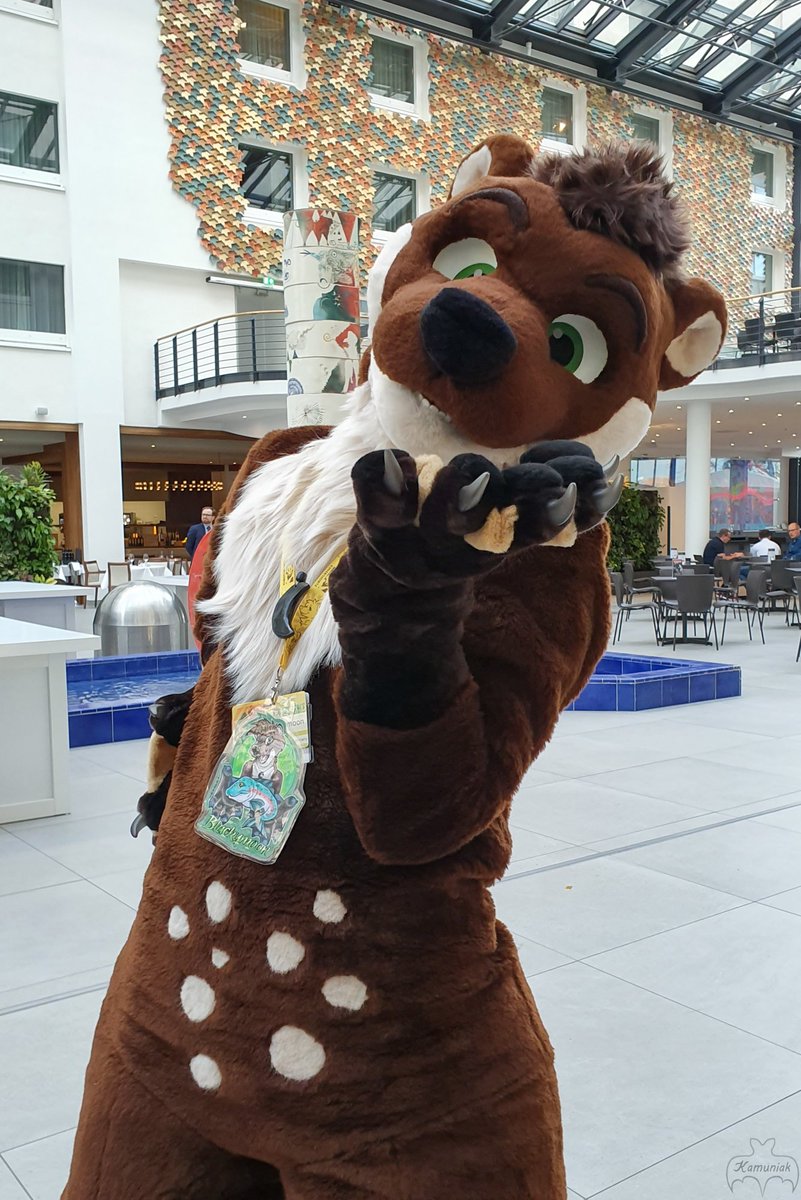 Churr~~ want to go on a ottery adventure with me?
There will be feesh, cute otter-squeaks &amp; soft hugs! 
Just take my webbypaw &amp; let's go! 🐾❤️

📌: <a href="/BlackymoonOtter/">Blackymoon 🔜 NFC2025</a>
✂️: <a href="/Roofur/">Roofur Suits</a>
📸: <a href="/KamuBat/">Kamuniak 🦇</a>
🔗: #FursuitFriday #Furry #Fursuit #EF25 @CuteFursuits <a href="/FursuitPursuits/">Fursuit Pursuits!</a> <a href="/AwesomeFursuits/">💥AwesomeFursuits💥</a>