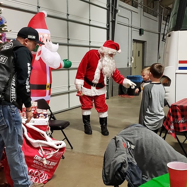 LemcMedia's tweet photo. This one is from our hangin judge chapter in Arkansas....  let's take a look at the amazing work this chapter is doing!

Every year we sponsor a family in need. We provide a dinner, gifts, Santa visit and fellowship with our families. This year was a family of a 10-year-old boy, https://t.co/2Ad2ny3V49