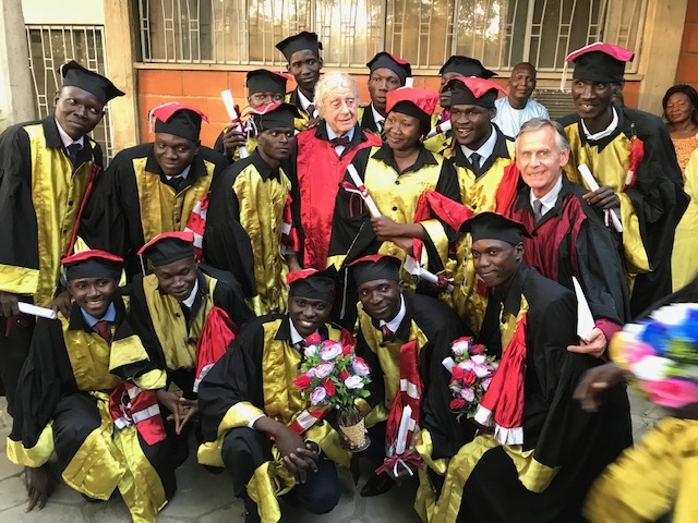 Bruno HDL (@hdl_bruno) on Twitter photo Après la remise de diplôme de Docteur en Médecine aux 19 étudiants de la Faculté de médecine "Le Bon Samaritain" de Walia-N'Djamena (Tchad) présidée par le Pr Pierre Farah doyen (au centre) @AntLanot <a href="/lobbedez_t/">lobbedez 🇺🇦</a> <a href="/ClemenceBechade/">Clémence Béchade</a> <a href="/com_SFNDT/">SFNDT</a> @Valechapouli Après la remise de diplôme de Docteur en Médecine aux 19 étudiants de la Faculté de médecine "Le Bon Samaritain" de Walia-N'Djamena (Tchad) présidée par le Pr Pierre Farah doyen (au centre) @AntLanot <a href="/lobbedez_t/">lobbedez 🇺🇦</a> <a href="/ClemenceBechade/">Clémence Béchade</a> <a href="/com_SFNDT/">SFNDT</a> @Valechapouli