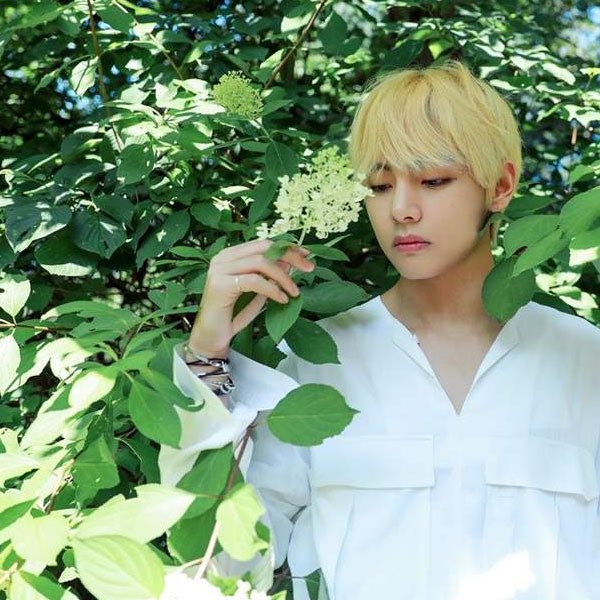 BTS' Jungkook Spills The Tea On V Aka Taehyung Being The First Lucky  Listener Of 'Seven