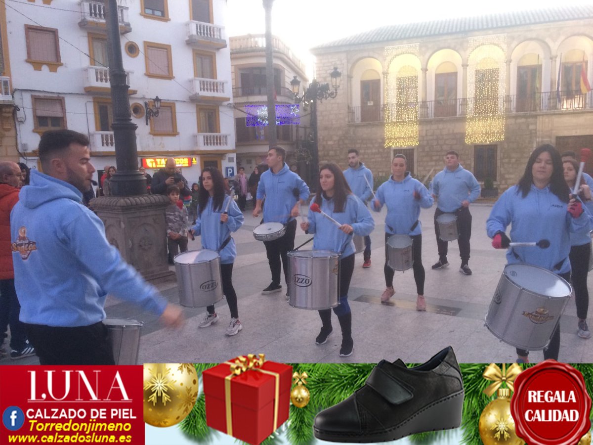 TdjDirecto's tweet image. NAVIDAD | Una chocolatada solidaria y una batucada protagonizan las actividades del programa navideño tosiriano de este viernes. #VivirJaén #VivirTorredonjimeno

vivirjaen.com/actividades-na…