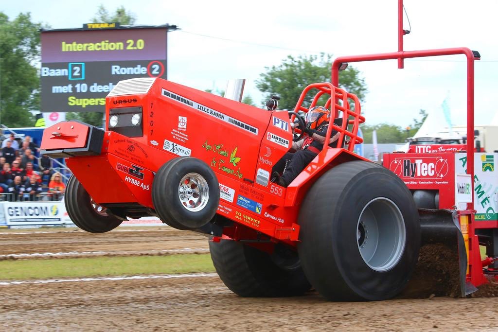 Lille Björn was in 2019 één van de sensaties tijdens Beachpull in Putten. Op zaterdag 8 februari is deze machine te zien in de 1e sessje van Oliehandel.nl Indoor Tractor Pulling. Deze Deense kampioen 2019 zal er alles aan doen om op het podium te komen!!