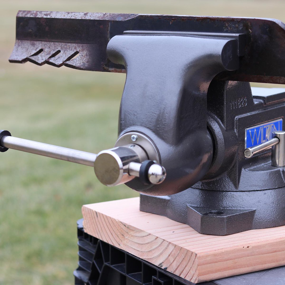 MarkThomasBldr's tweet photo. WILTON TRADESMAN XC VISE- EXTREME CONDITION PROTECTION!  -TOOL REVIEW TU... https://t.co/0ILXlKc1Kl via @YouTube @Wilton_Tools #toolreviewtuesday #wiltonvises #wiltontradesman #trafesman https://t.co/UEXH2Hv7Dc