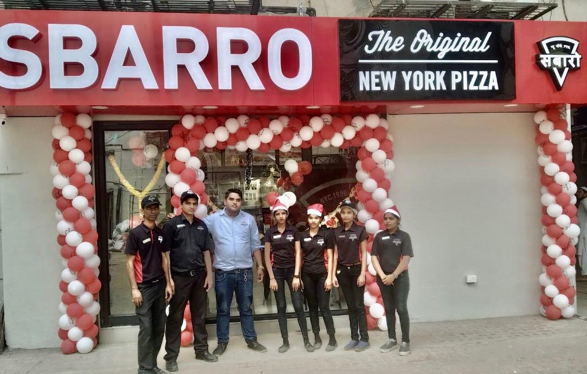 Sbarro_IN's tweet photo. Just like the cheese in our pizza we are spreading too!
#Sbarro is now open in Hiranandani Meadows, Thane.
We are now delivering, gorge on a 12" pizza and get 25% off.
Order on https://t.co/zNzbNmuz4P or call 21711547.
#SbarroIn #LegendsOfNYC #NewStore https://t.co/S3LcNrBcTp