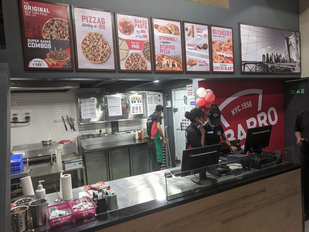 Sbarro_IN's tweet photo. Just like the cheese in our pizza we are spreading too!
#Sbarro is now open in Hiranandani Meadows, Thane.
We are now delivering, gorge on a 12" pizza and get 25% off.
Order on https://t.co/zNzbNmuz4P or call 21711547.
#SbarroIn #LegendsOfNYC #NewStore https://t.co/S3LcNrBcTp
