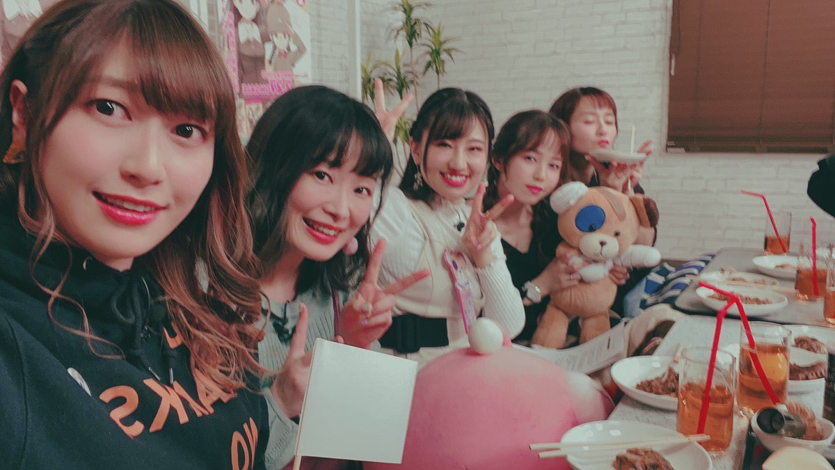 桐村まりヾ ﾉ ガールズ パンツァー生配信番組 生でたらたら焼かせて タイヤキもあるヨ ありがとうございました みんなとわちゃわちゃ年越しコタツは最高ですね たらし焼きも美味しかったー その後も焼き続ける大使ヾ