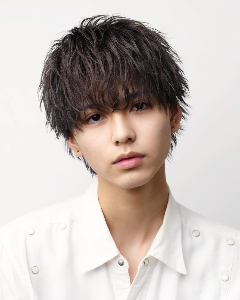 oceangotou's tweet photo. 【パーマで作れる‼️緩めの“ナチュラルスパイラルショート“】
・
◆前髪は目にかかるくらい
◆耳周りはスッキリ
◆襟足は前から少し見えるくらい
◆流行りのグレージュカラー
◆ウェットまでいきすぎないワックス2個使いで作るセミウェットな質感
・
僕のお客様で最近最も多いオーダーの髪型作りました https://t.co/xIycnl7EoG