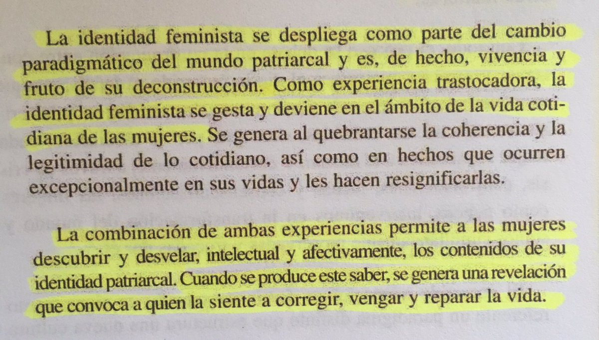 icoello's tweet photo. Aquí releyendo a  @MarcelaLagarde1 en Identidad Genérica y Feminismo sobre la experiencia de “convertirnos” al feminismo. “Y en el centro de tal vivencia está el deseo de transformar justicieramente al mundo”. (Lagarde, 1998). #SoyFeminista https://t.co/WVFD2bGId1