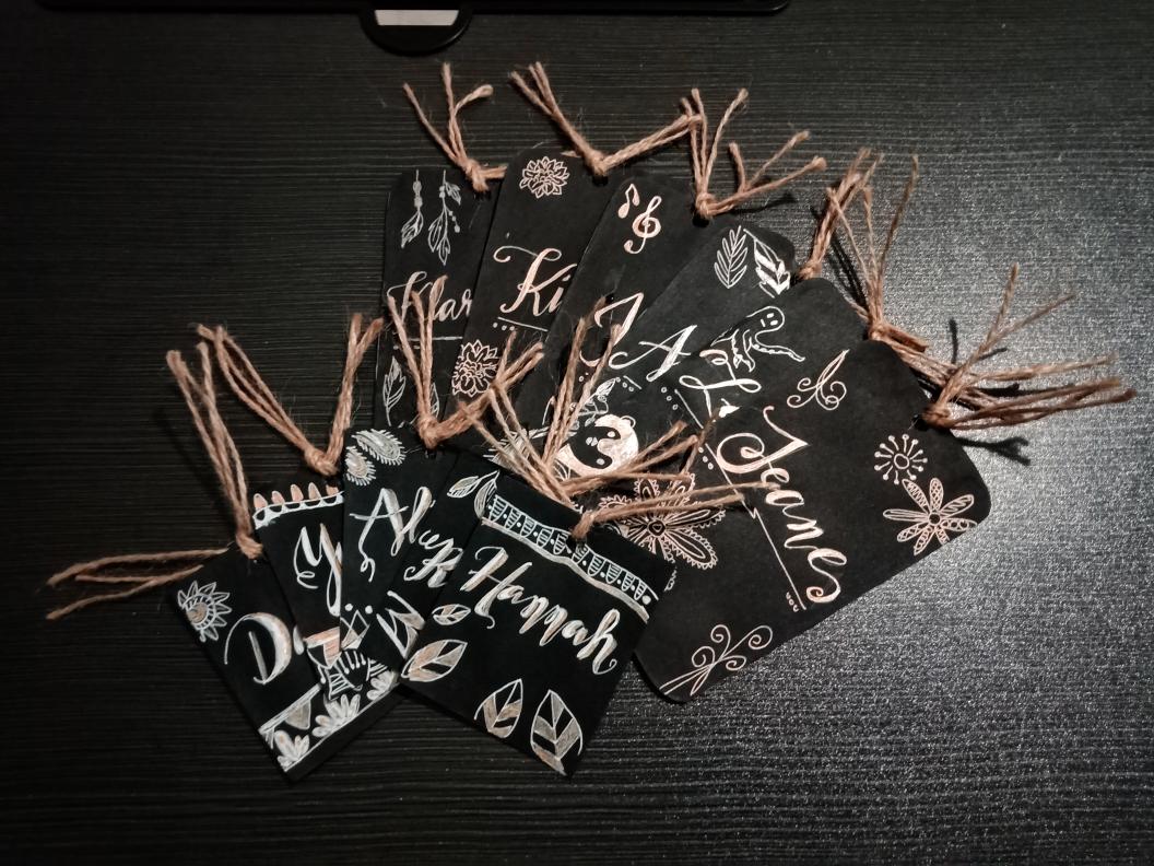 kiarsssxx's tweet photo. Mag advertise lang ko kadjot 😏😂
If anyone wants to give their friends or family personalized greeting cards this Christmas season, im more than willing to make one for you ( but with fee cause of the materials ill be using hehe) 😁 just pm meee ☺️
#SoChar 😅
Merry Christmas! https://t.co/cziKv9C5Zs