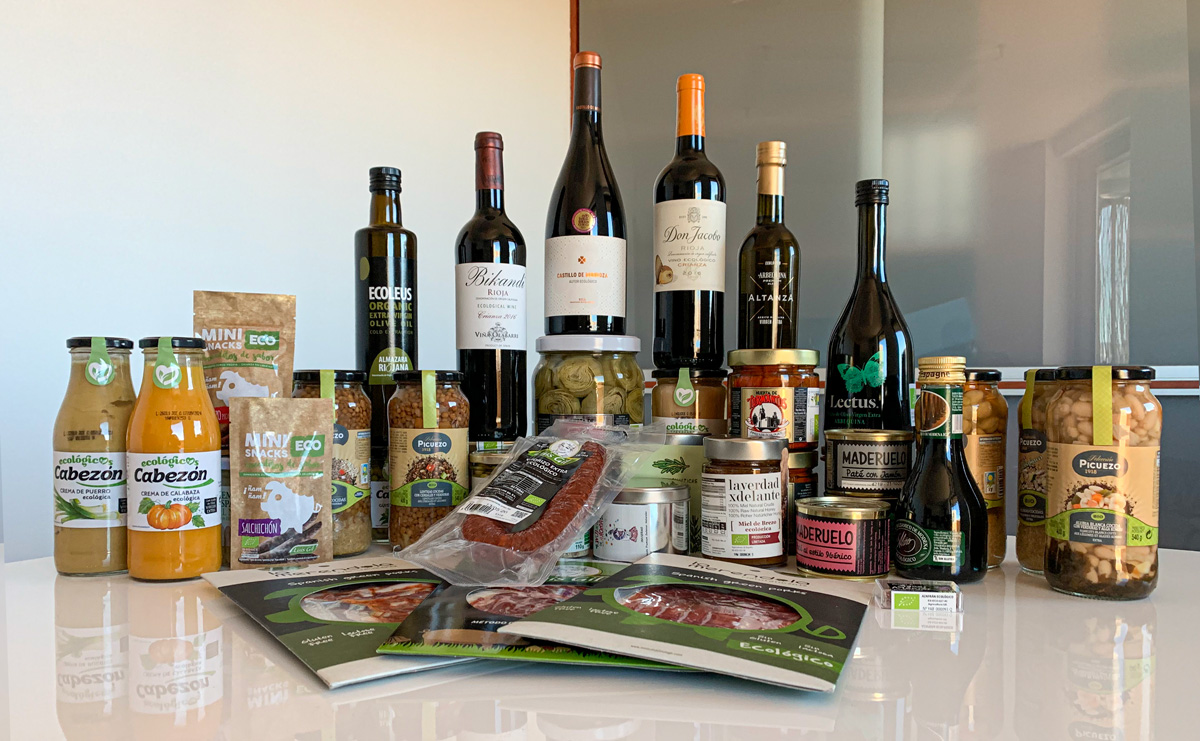 CPAER_eco's tweet photo. Ya tenemos preparadas para enviar las 3 #cestas #ecológicas que hemos sorteado. Muchas gracias a 💚 @altanzabodegas💚@Picuezo1918💚#ViñaOlabarri 💚@bodegacdmendoza 💚 @bodegascorral💚@embutidosecolg 💚#Lectus💚@altanzabodegas💚@Lurrekoaromas💚@vinagreando https://t.co/4Qsah6LHbF