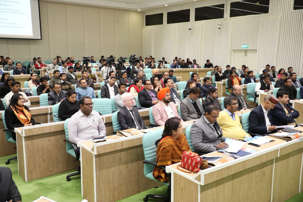 आज विज्ञान भवन दिल्ली में आयोजित सोशल मीडिया : संप्रेषण - प्रबधंन और सर्वोत्तम व्यवहारों पर आयोजित कार्यशाला में प्रतिभाग किया एवं कार्यशाला में प्रतिभाग कर रहे देशभर के विभिन्न शैक्षणिक संस्थानों के सोशल मीडिया विशेषज्ञों को संबोधित किया ।