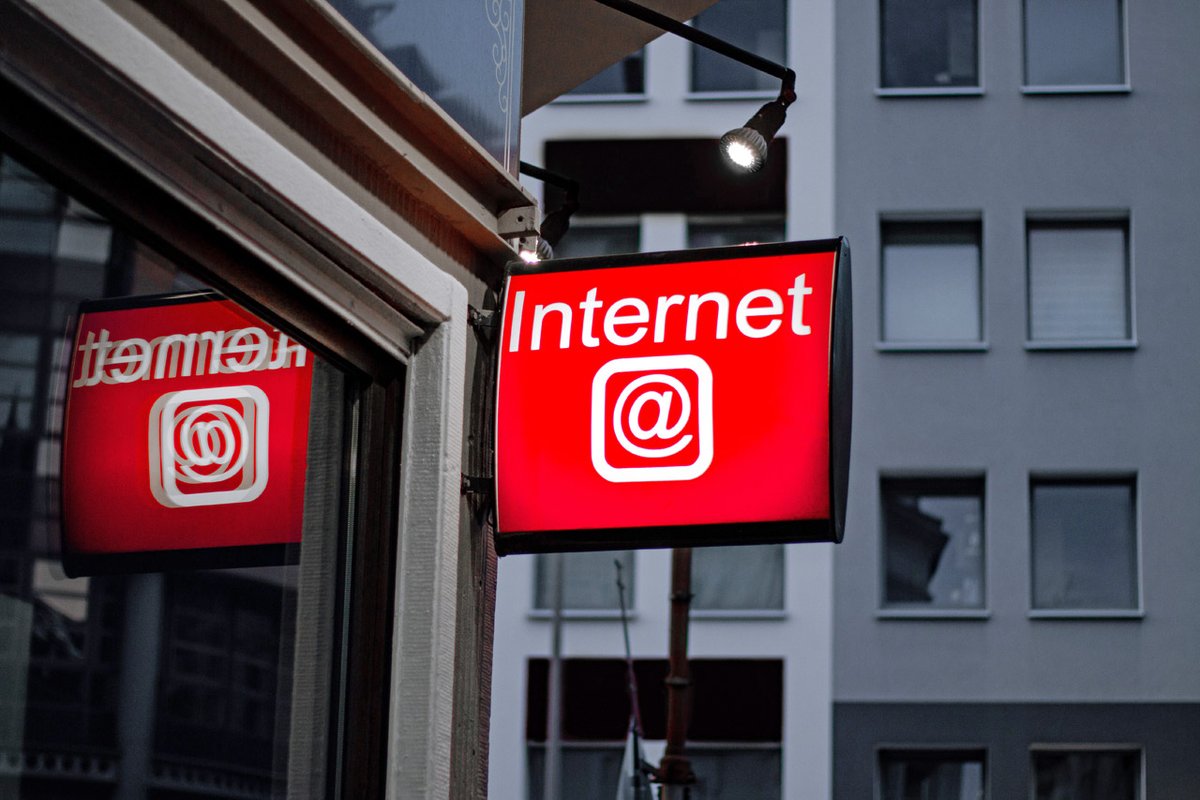 internetsociety's tweet photo. The end of a year, and of a decade, is fast approaching. From December 28, we'll note the passing of this decade with a tweet a day marking a notable event or topic each year that's relevant to all of us. Follow #10Things10Years https://t.co/AToYObbhbN