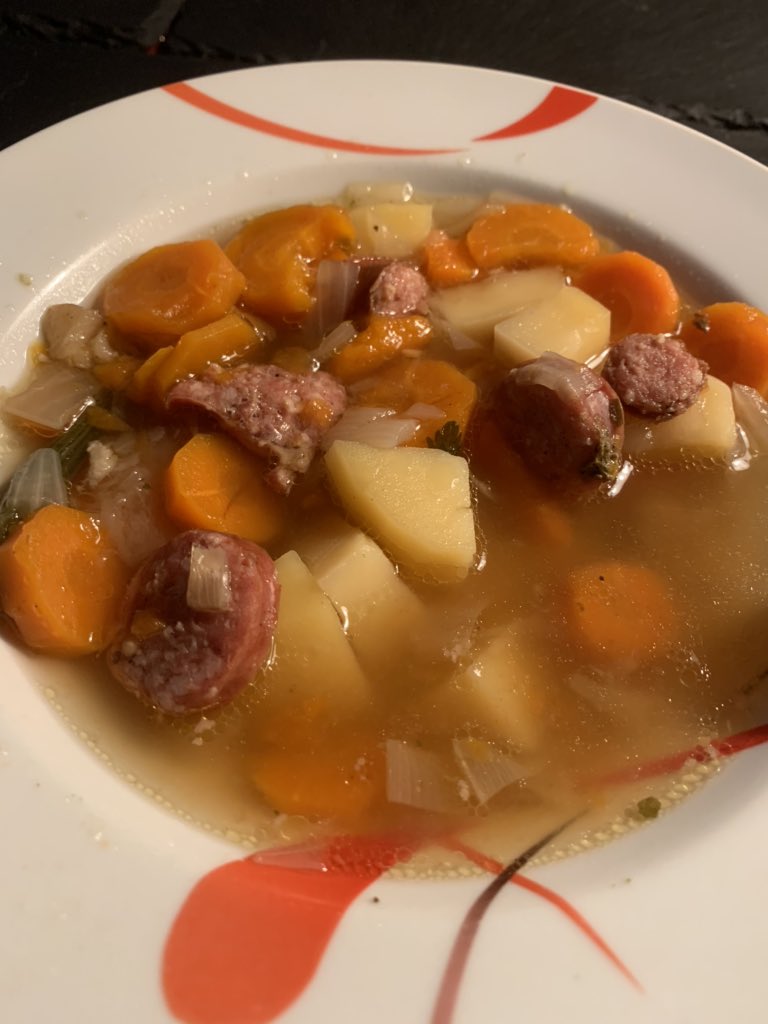 KTacki's tweet photo. Winteressen!! 😍😍
Möhrensuppe von @EinsLive1
#DieBeste!! 😋😋😋
Wer will? https://t.co/xQgGe8cDpN